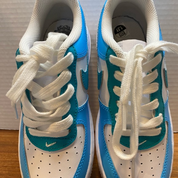 NIKE AIR FORCE 1 LOW TOP - NEW Custom Painted ~Size 1.5Y - Picture 3 of 11